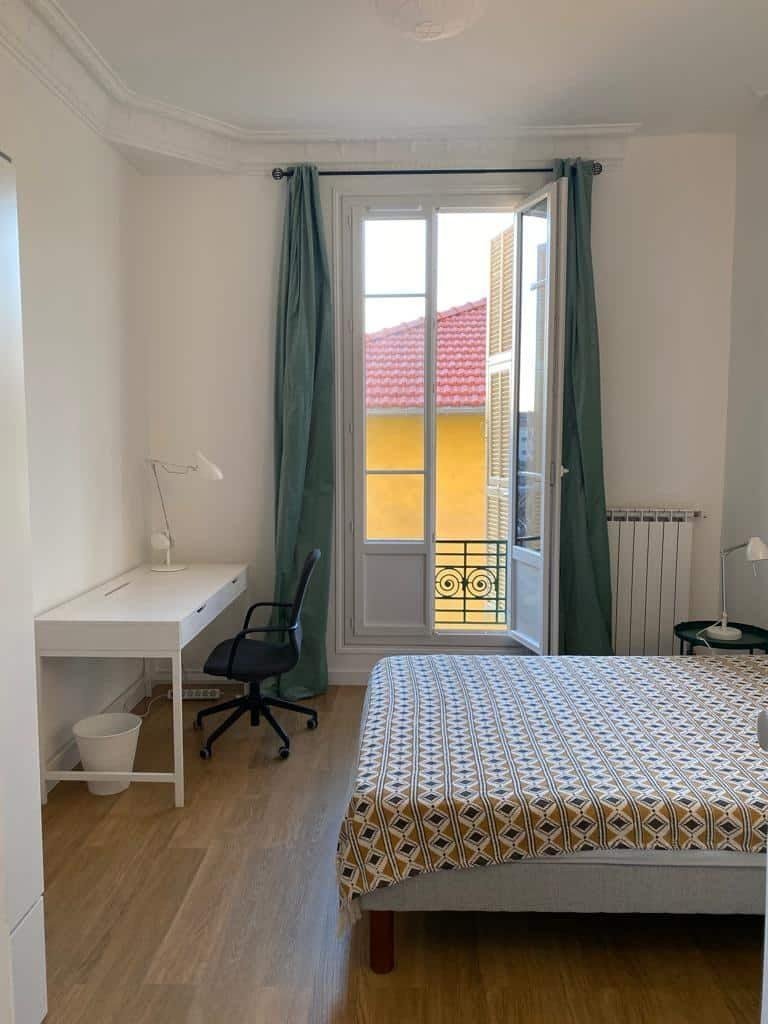 Chambre d’un appartement en colocation rénové